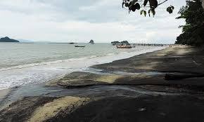 Pantai Pasir Hitam